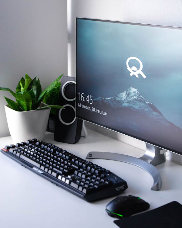 Exercice de sled push typique d'une station HYROX