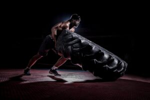 Entraînement hybride : athlète complet combinant force et endurance